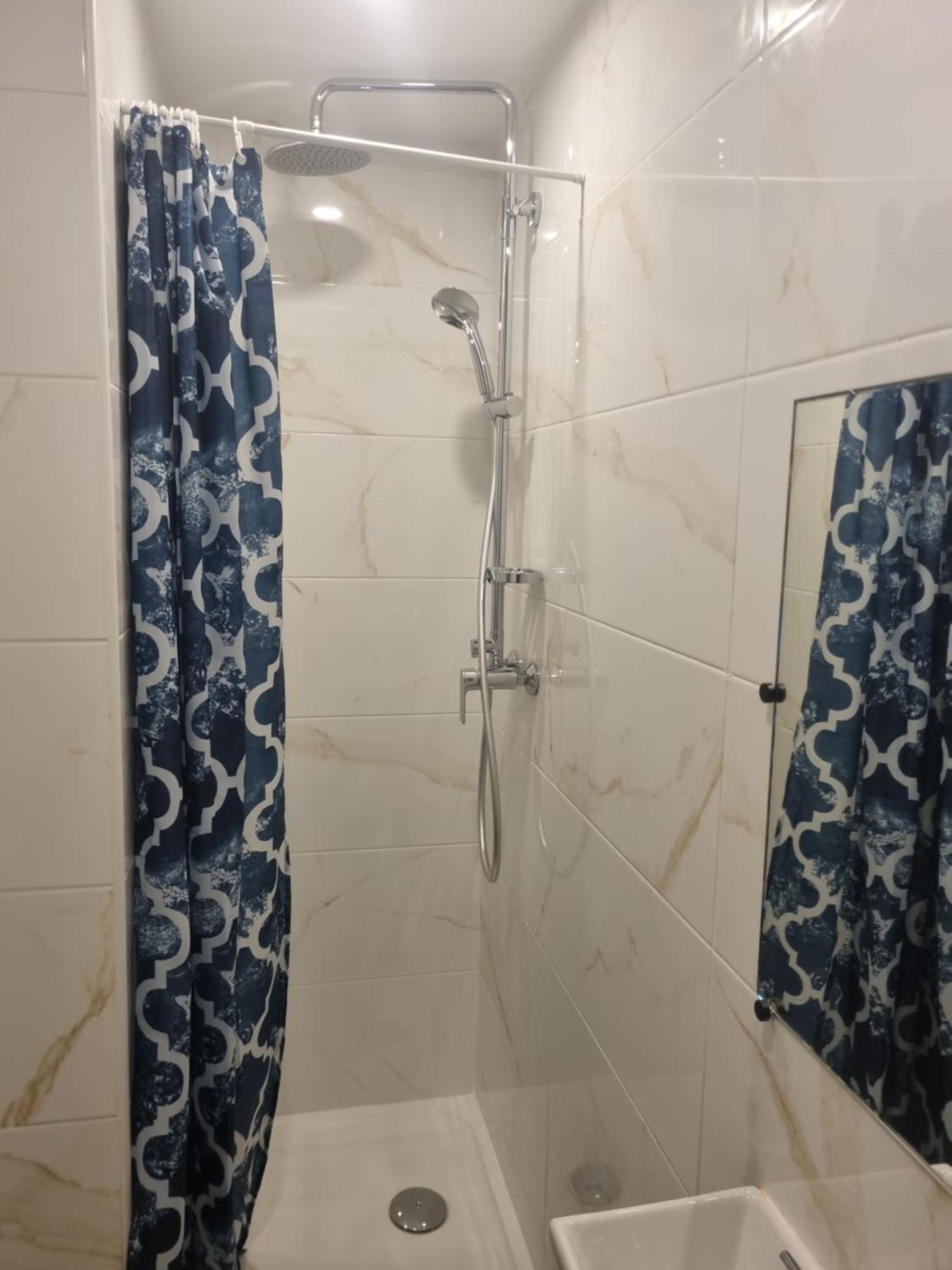Chambre Privative Renove 2024, Climatisation, Tramway Sur Place , 12 Min Centre, 16 Min Plage, Apercu Lateral Mer, 2 Wc Avec 2 Salle De Bain, Private Room Renovated 2024, Air-Conditioned , Tram On Spot, 2 Toilets And 2 Bathrooms Nice Eksteriør billede